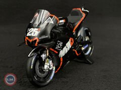 1:18 2016 Yamaha YZR-M1 #25 Movistar Yamaha Motosiklet