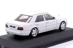1:43 Solido 1994 Mercedes Benz (W124) E60 AMG