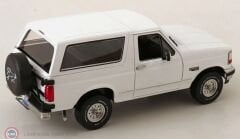 1:18 Greenlight 1993 Ford Bronco XLT - Oxford White