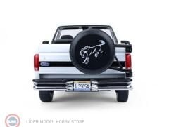 1:18 Greenlight 1993 Ford Bronco XLT - Oxford White