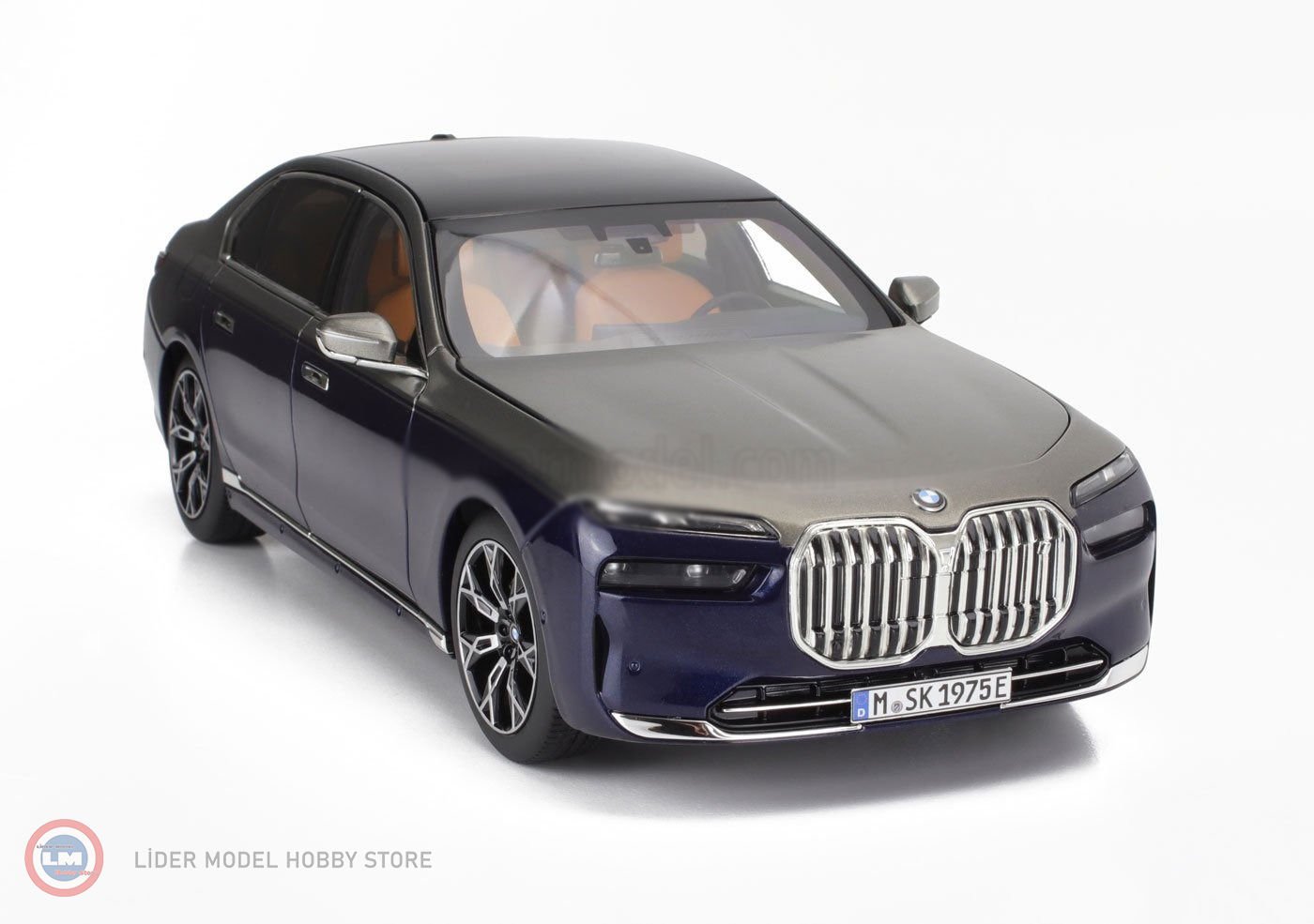 Minichamps - 1:18 Minichamps 2023 BMW 7 SERIES i7 xDRIVE60