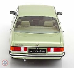 1:18 1975 Mercedes Benz 230 E W123