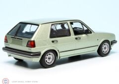 1:43 Maxichamps 1985 Volkswagen GOLF II (4-DOOR)