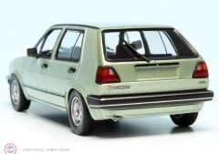 1:43 Maxichamps 1985 Volkswagen GOLF II (4-DOOR)