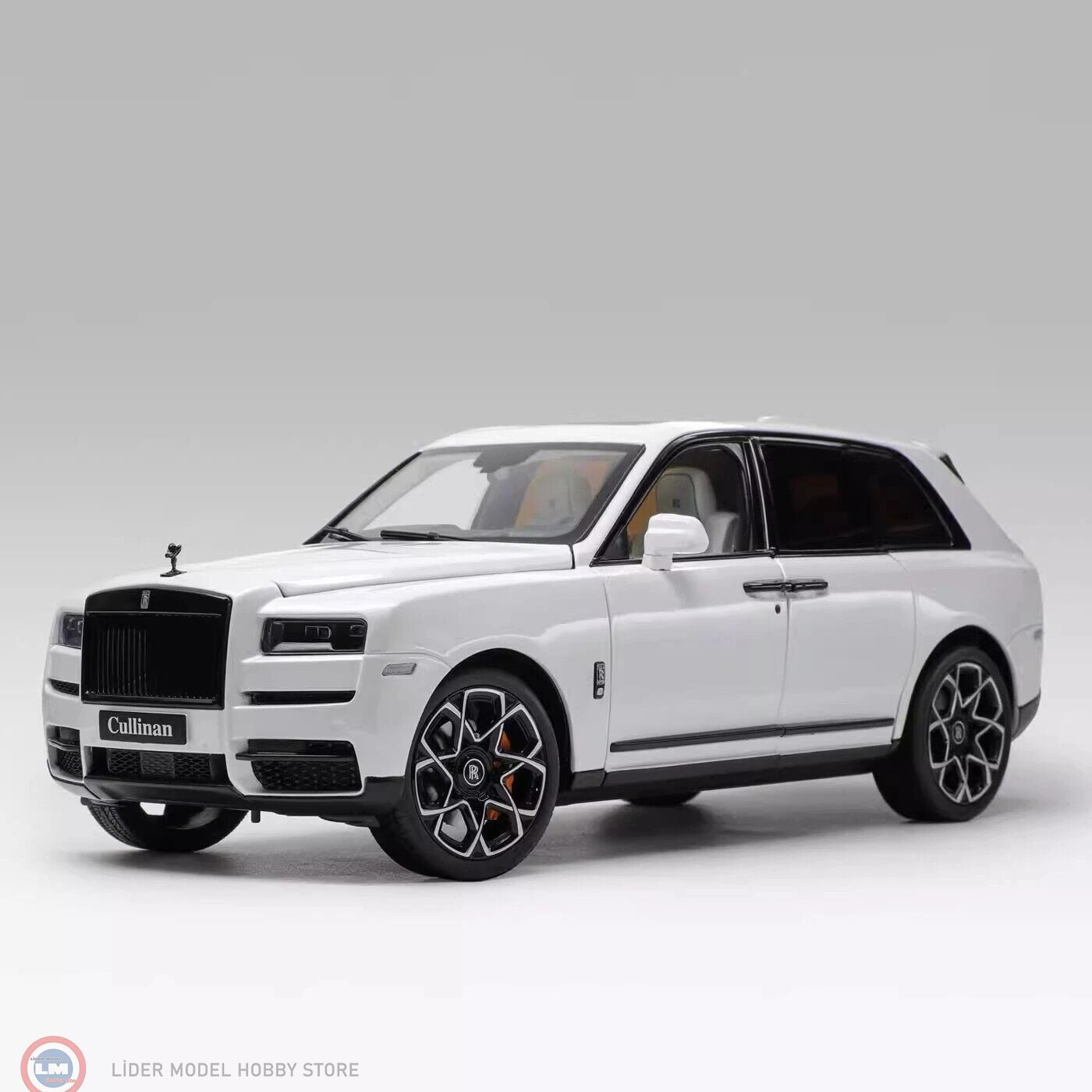 1:18 Keng Fai Rolls Royce Cullinan White