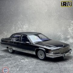 1:18 XiaoGuang Cadillac Fleetwood / Blue Interior