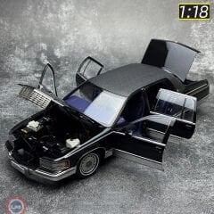 1:18 XiaoGuang Cadillac Fleetwood / Blue Interior