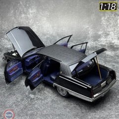 1:18 XiaoGuang Cadillac Fleetwood / Blue Interior