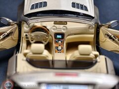 1:18 Norev 2003 Mercedes Benz SL500 R230 Travertine Beige