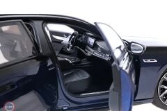 1:18 Minichamps 2024 BMW i7 M70 (G70) - BLUE METALLICBLACK METALLIC