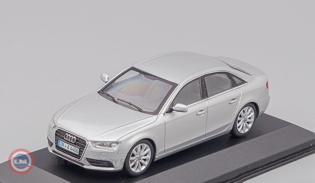 1:43 Minichamps 2011 AUDI A4 Limousine Facelift