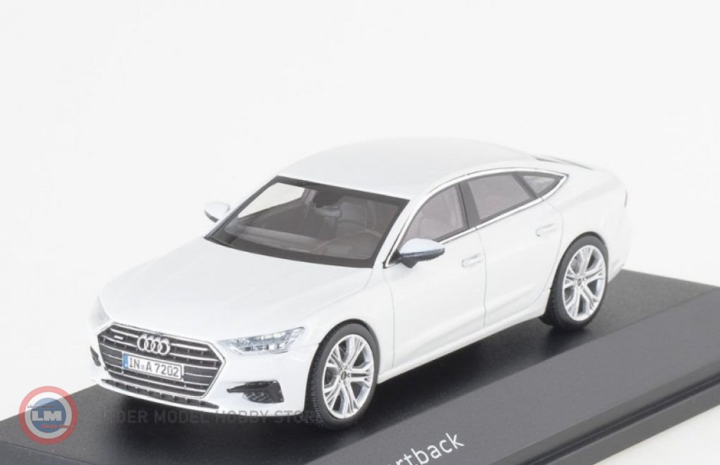 1:43 Minichamps 2017 AUDI A7 Sportback