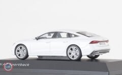 1:43 Minichamps 2017 AUDI A7 Sportback