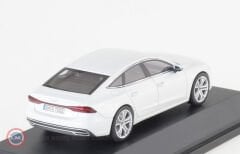 1:43 Minichamps 2017 AUDI A7 Sportback