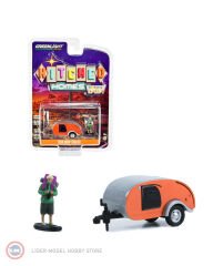 1:64 Teardrop Trailer with Backpacker Figure