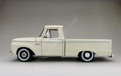 1:18 1965 Ford F-100 Custom Cab Pickup