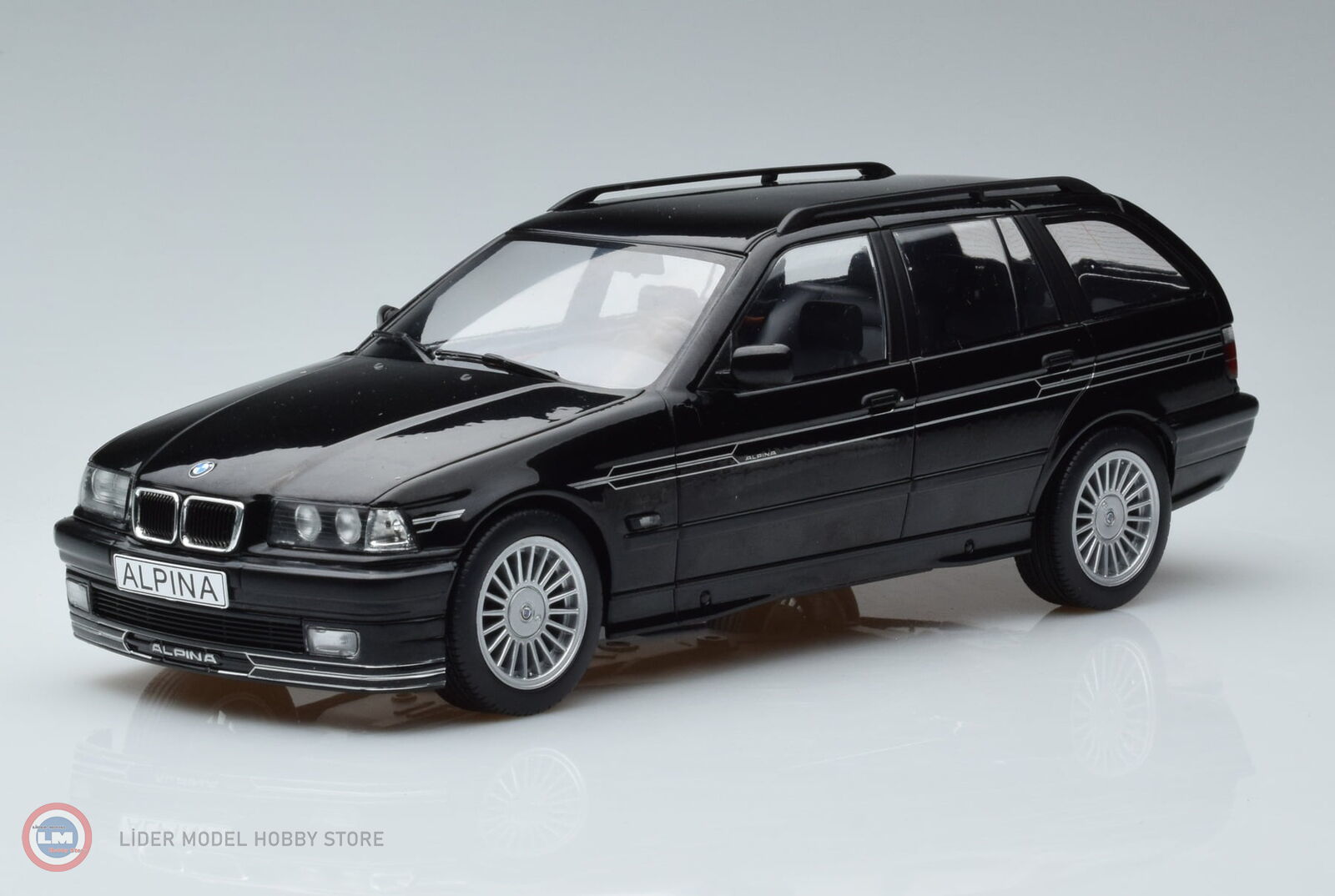 1:18 1995 BMW Alpina B3 3.2 Touring E36