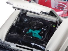 1:18 1956 Lincoln Premiere Open Convertible﻿