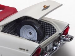 1:18 1956 Lincoln Premiere Open Convertible﻿