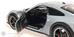1:18 Minichamps 2022 Porsche 911 DAKAR