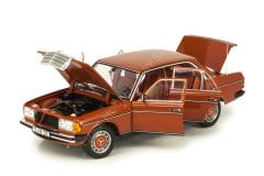 1:18 1980 Mercedes Benz 200 (W123)