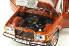 1:18 1980 Mercedes Benz 200 (W123)