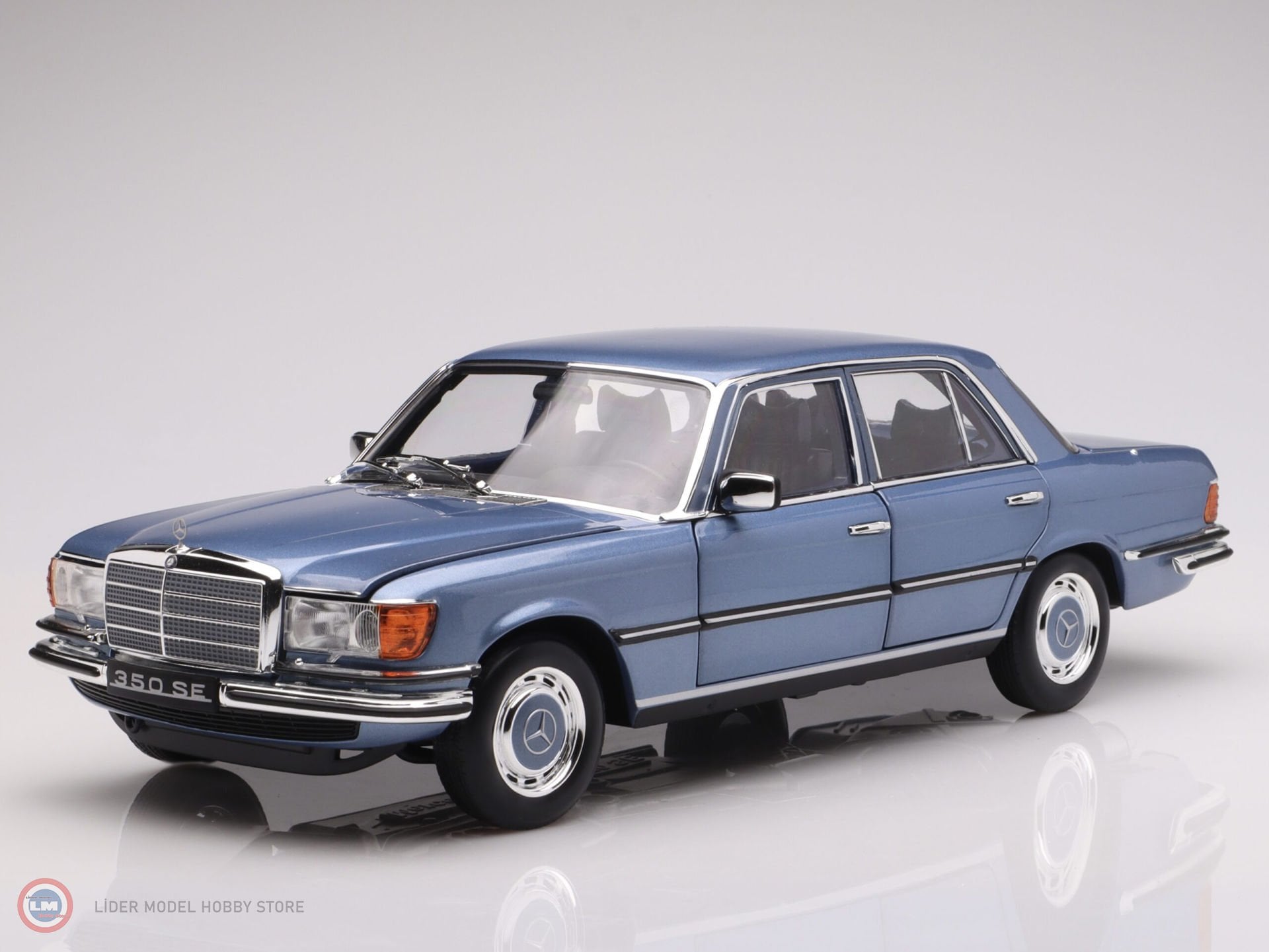 1:18 Norev 1973 Mercedes Benz 350SE W116