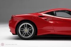 1:18 Amalgam Ferrari 488 GTB