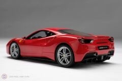 1:18 Amalgam Ferrari 488 GTB