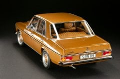 1:18 1968 Mercedes Benz 200 W114/W115