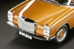 1:18 1968 Mercedes Benz 200 W114/W115