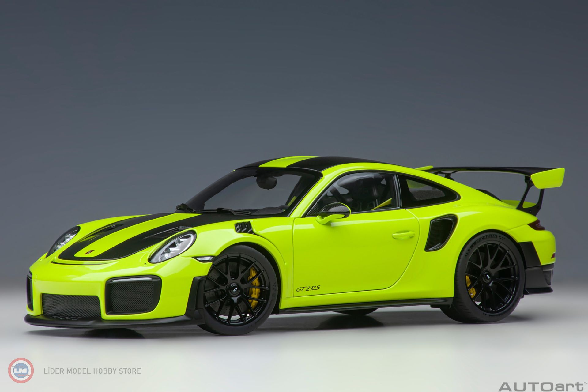 1:18 Autoart 2017 Porsche 911 (991.2) GT2 RS Weissach Package