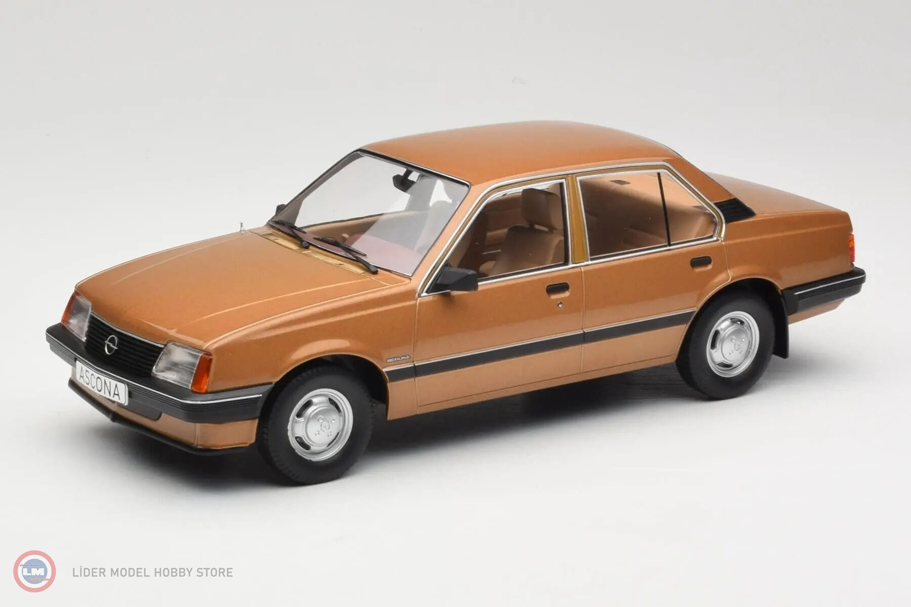 1:18 MCG 1981 Opel Ascona C