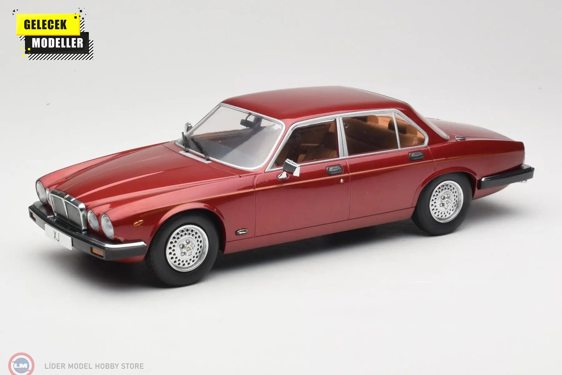 1:18 MCG 1979 Jaguar XJ Series III
