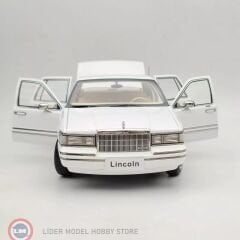 1:18 XiaoGuang 1992 Lincoln Continental Towncar V8 White