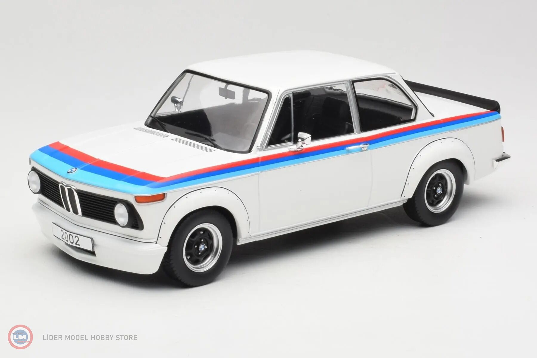 1:18 MCG 1973 BMW 2002 Turbo