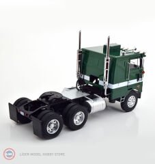 1:18 1977 Peterbilt 352 Pacemaker
