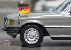 1:43 1972 Mercedes Benz 350 SEL (W116) ve  'HELMUT SCHMIDT' Figürü