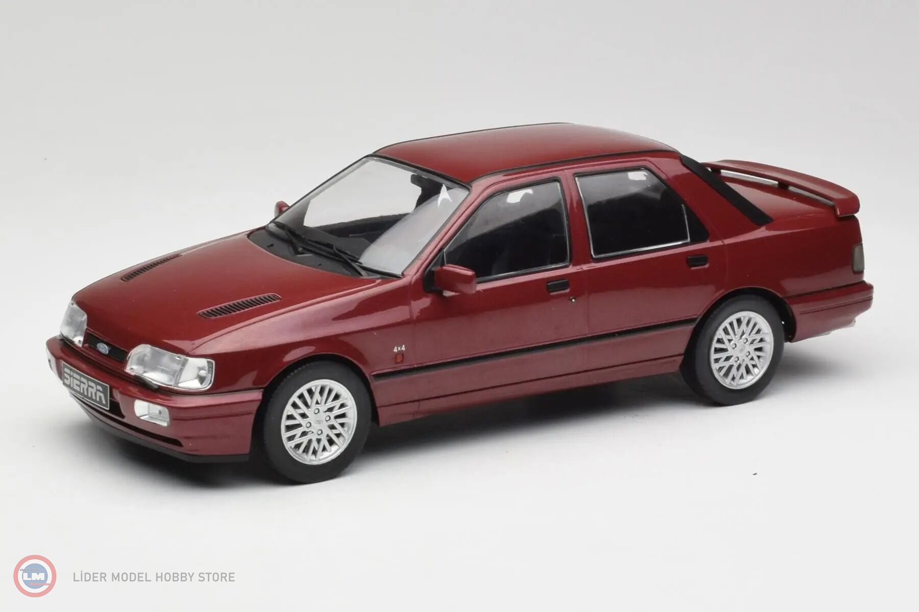 1:18 MCG 1992 Ford Sierra Cosworth 4x4