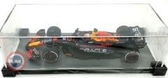 1:18 Spark 2023 Red Bull Racing RB19 Winner Bahrain 2023 Verstappen #1