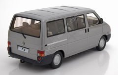 1:18 ﻿1992 Volkswagen Transporter T4 Bus Caravelle﻿