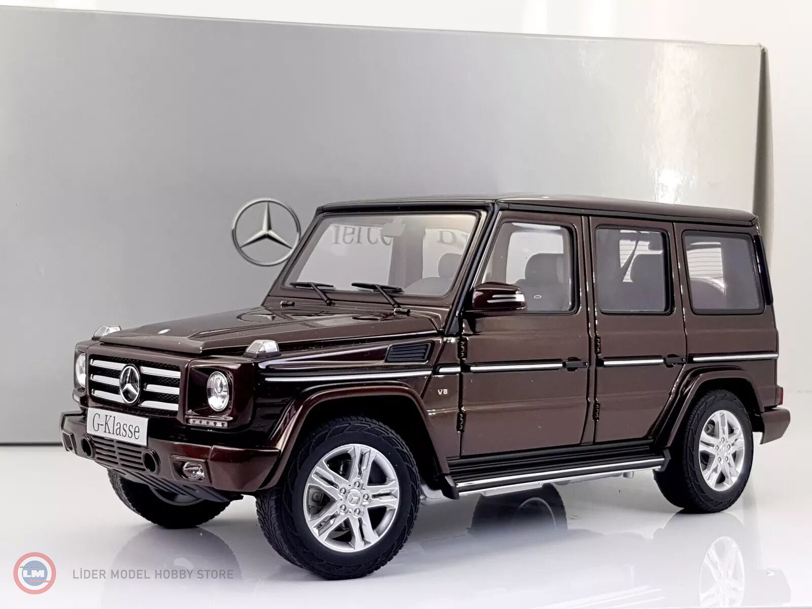 1:18 Autoart 2012 Mercedes Benz G Class G500 W463 Maystic Brown