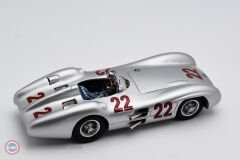 1:18 CMC 1954 Mercedes Benz W196R Streamliner GP France no22 Hans Herrmann