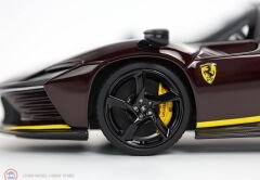 1:18 BBR Ferrari Daytona SP3 Serie Icona (Open Roof) Rosso Rubino