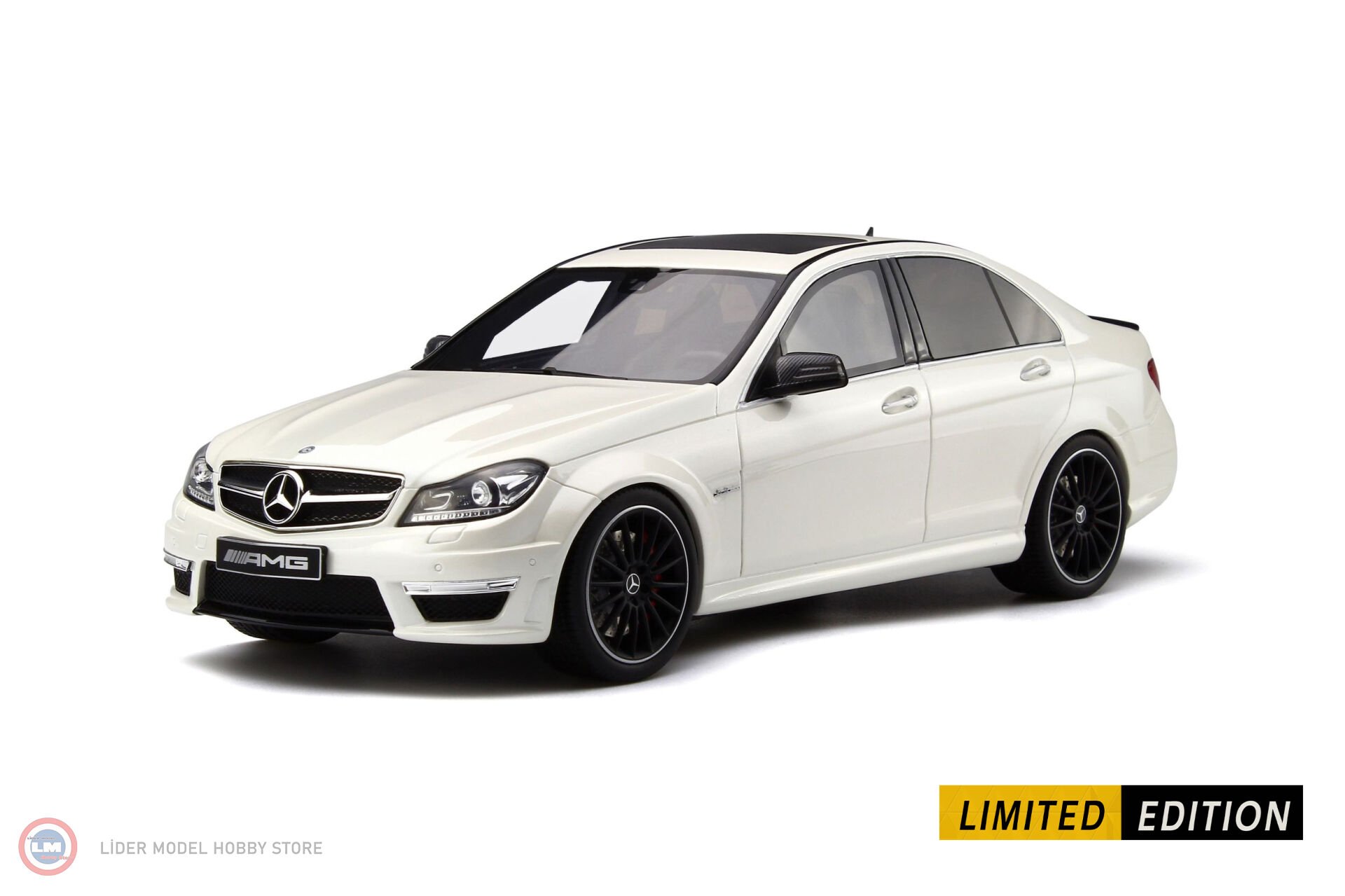 GT Spirit - 1:18 GT Spirit 2008 Mercedes Benz C63 AMG Sedan W204