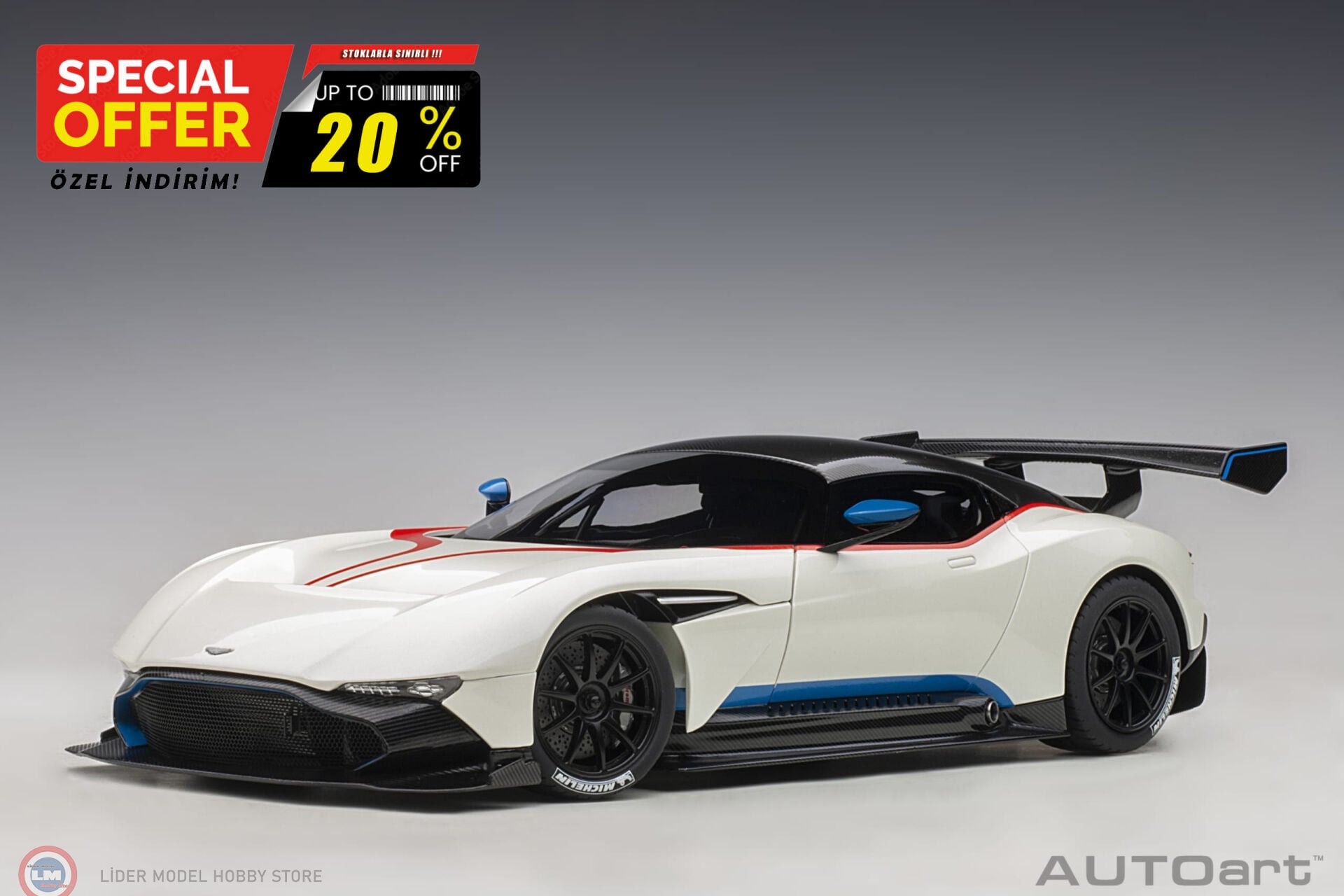 1:18 Autoart 2015 Aston Martin Vulcan - stratus white