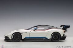 1:18 Autoart 2015 Aston Martin Vulcan - stratus white
