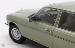 1:18 1976 Mercedes Benz E Class 280E W123