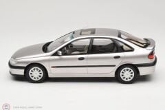 1:18 Otto 1996 Renault Laguna V6 3.0 Baccara Opal Grey
