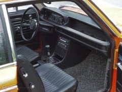 1:18 1973 BMW 2000 Touring E6